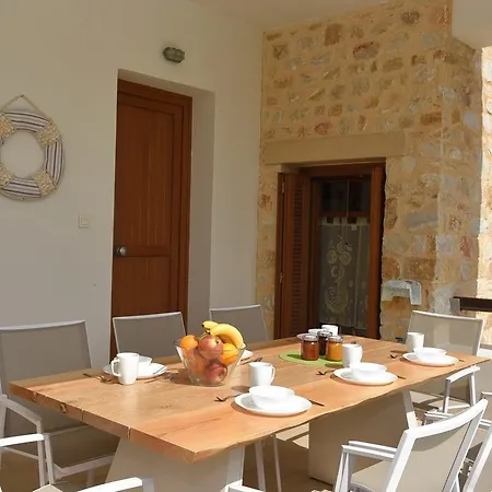Plagia Villa Fínikasz